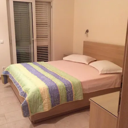 Apartman Lucy Tucepi, Beachfront