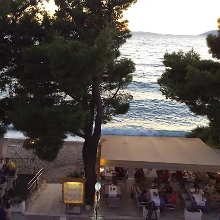 Lucy Tucepi, Beachfront * Тучепи